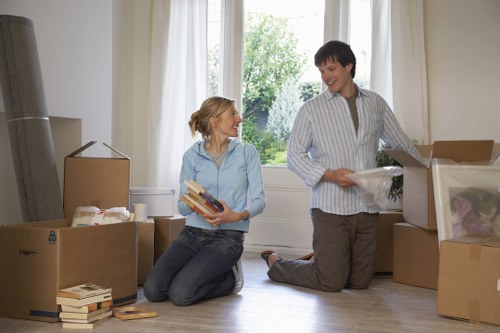 Customer booking packing and unpacking services